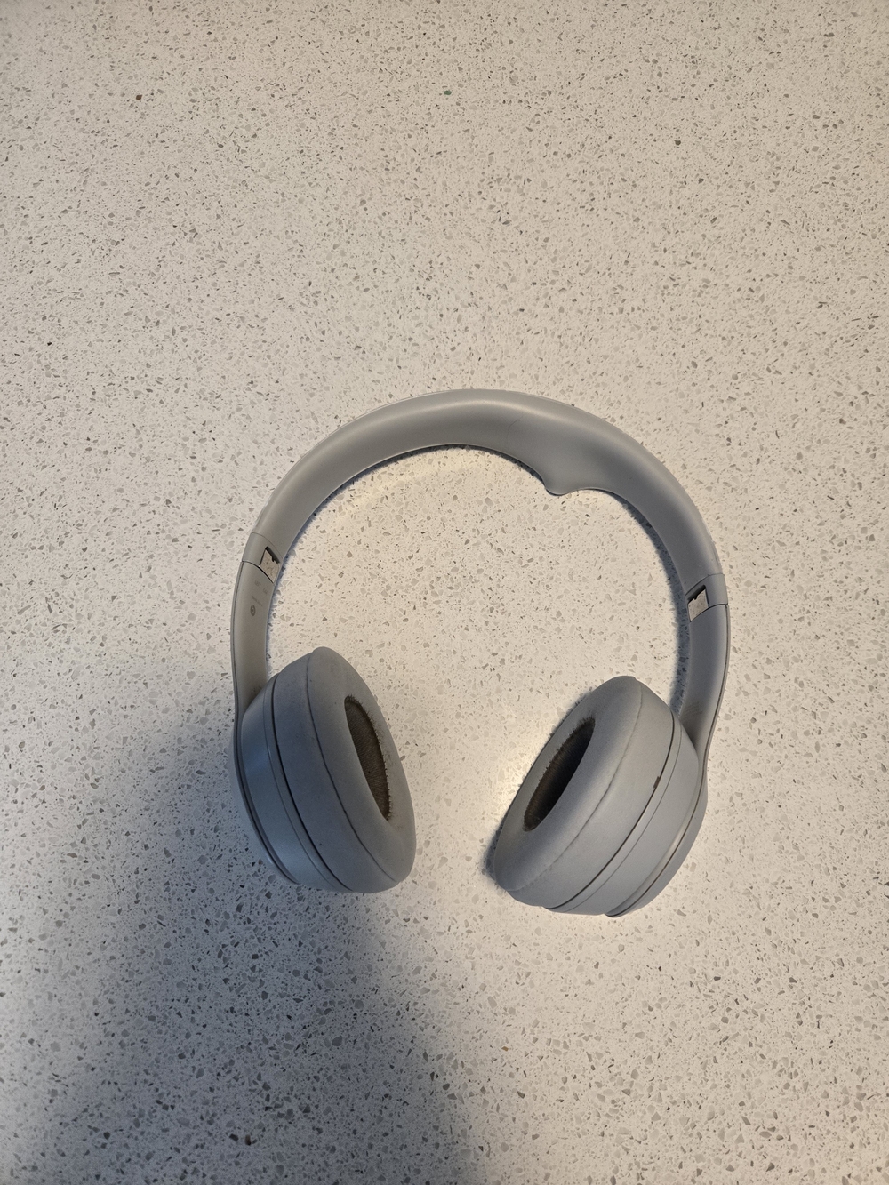 Beats by Dre Studio 4 Over-Ear Headphones in Light Gray